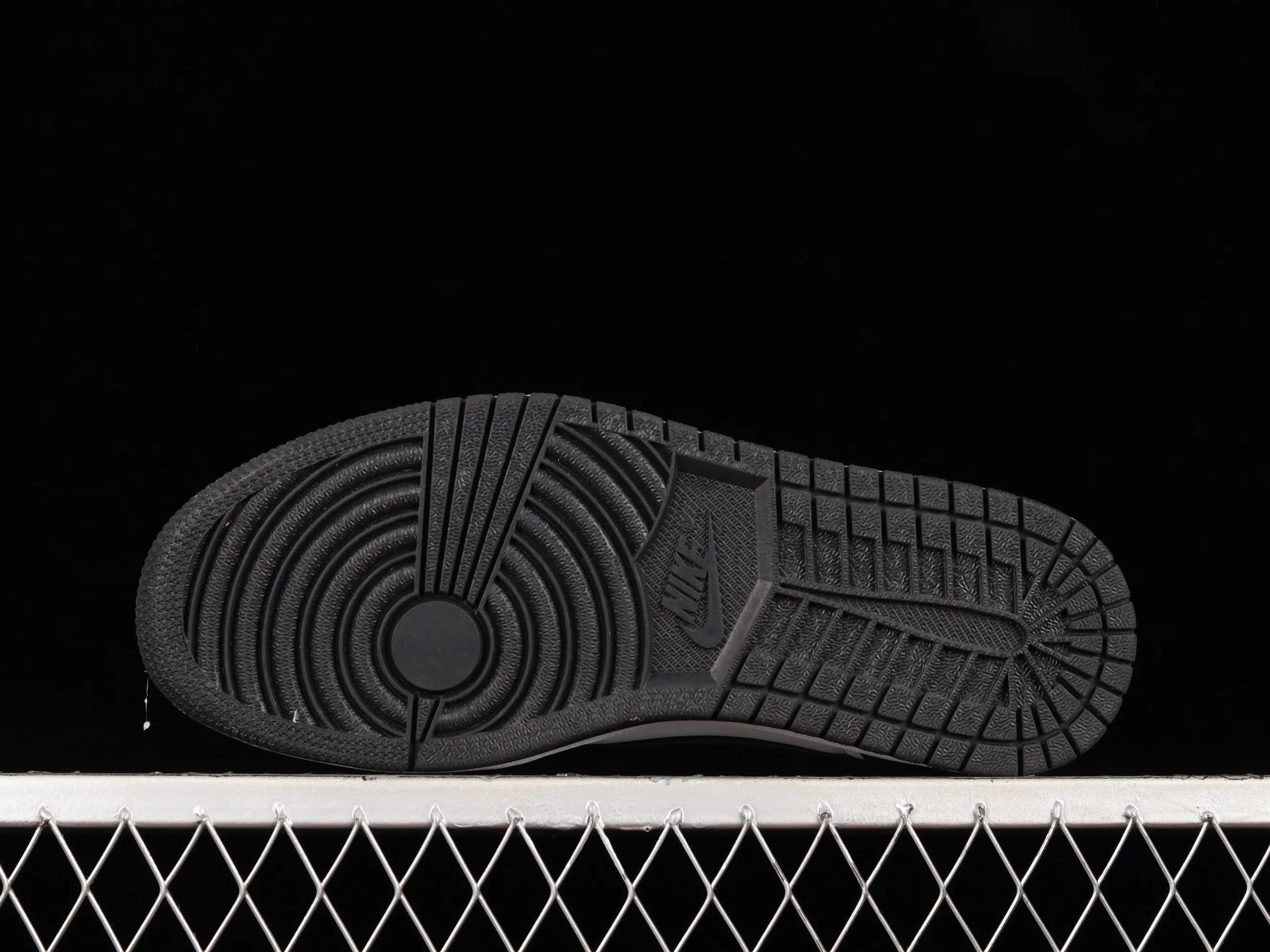 All categories Air Jordan Jordan series basketball shoes Air Jordan 1 Low Travis Scott x Air Jordan 1 Low OG AJ1 Joe 1 white and black barb joint casual sports basketball shoes DM7866-010